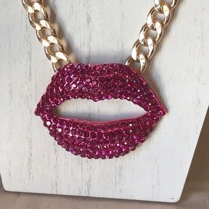 NWT bold Natasha hot pink Crystal Lips necklace